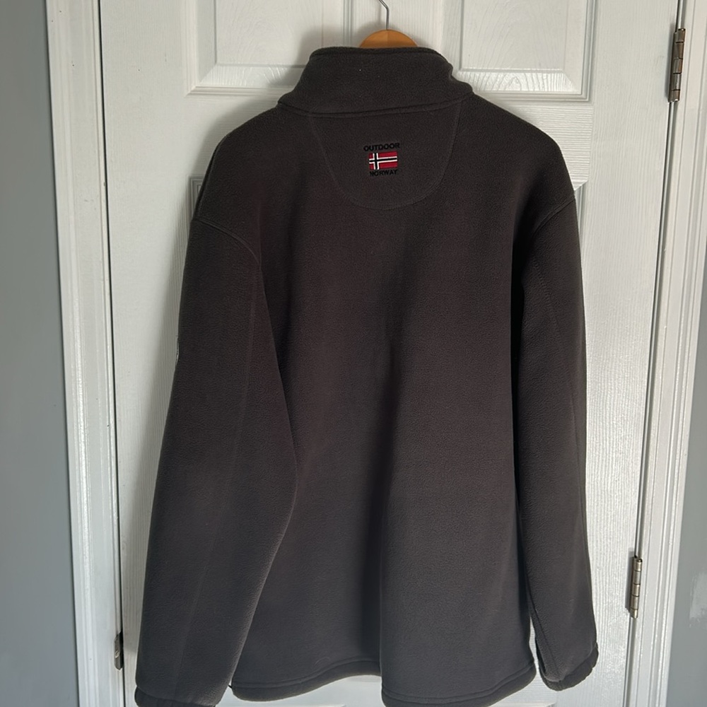 Outdoor Norway Zip up - Picture 3 of 3